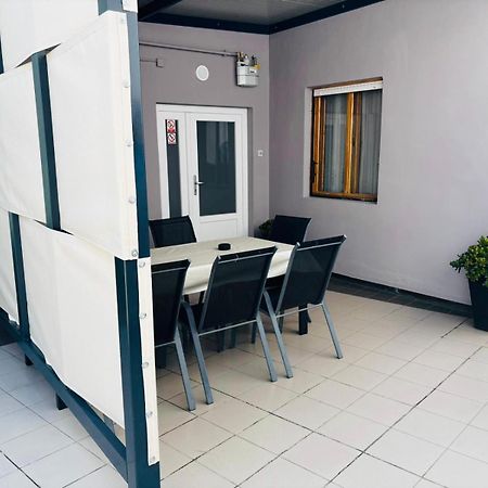Apartment Check In พูลา ภายนอก รูปภาพ