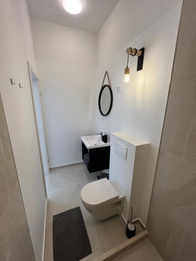 Apartment Check In พูลา ภายนอก รูปภาพ