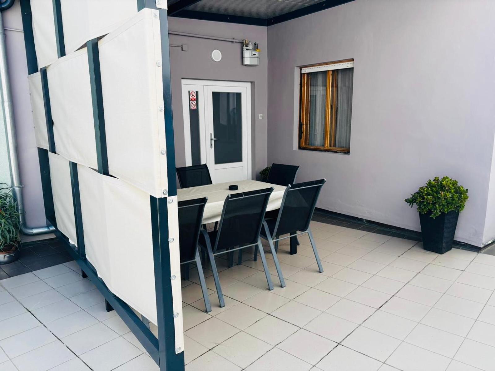 Apartment Check In พูลา ภายนอก รูปภาพ