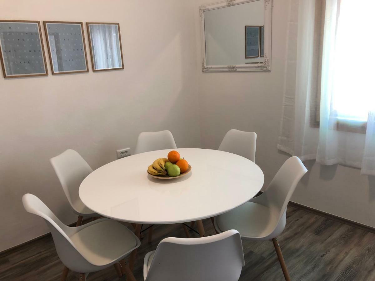 Apartment Check In พูลา ภายนอก รูปภาพ